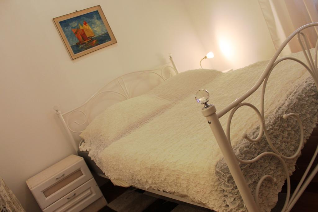 Ana Apartment Pula Zimmer foto